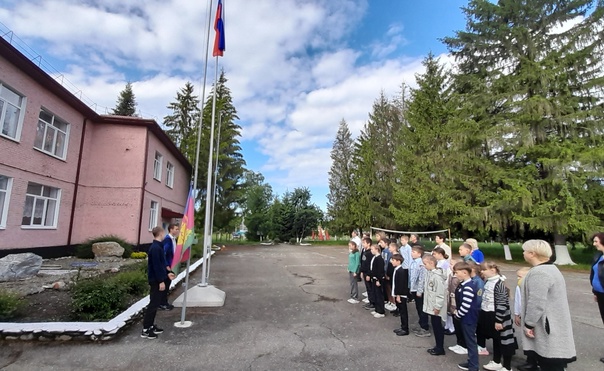 20 мая  2024 года в школе прошла традиционная церемония поднятия флагов Российской Федерации и Кубани и исполнения гимнов