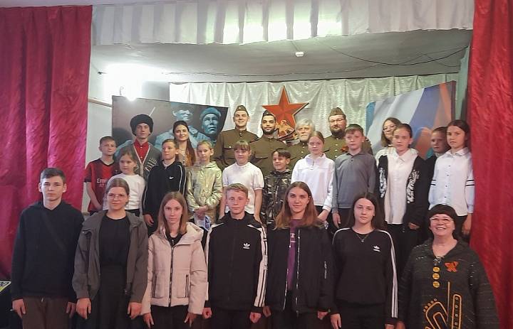 Концерт с участием артистов городского дома культуры г.Лабинска «Музы не молчат"