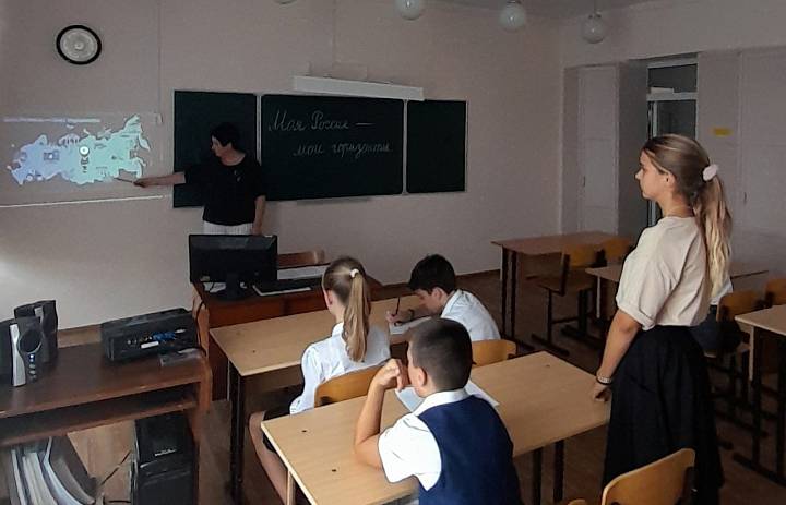 Сегодня в нашей школе для учащихся 6-9 классов прошло первое занятие профориентационного курса «Россия – мои горизонты»