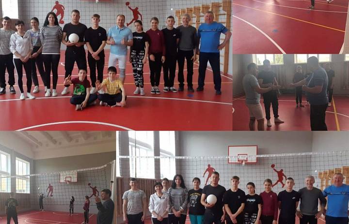 В рамках подготовки и организации мероприятий посвящённых Дню местного самоуправления в школе состоялась дружеская встреча по волейболу