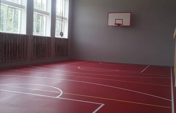 В рамках федеральной программы "Успех каждого ребёнка" в нашей школе завершился капитальный ремонт спортивного зала.
