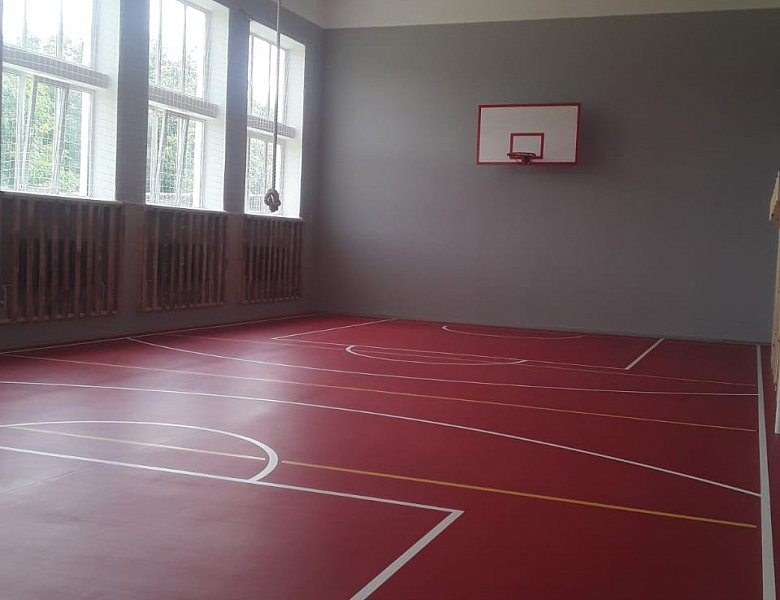 В рамках федеральной программы "Успех каждого ребёнка" в нашей школе завершился капитальный ремонт спортивного зала.