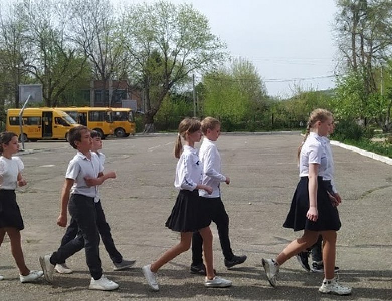 15 апреля 2024 года казачья группа школы приняла участие в муниципальном строевом смотре среди обучающихся классов и групп казачьей направленности Лабинского района.