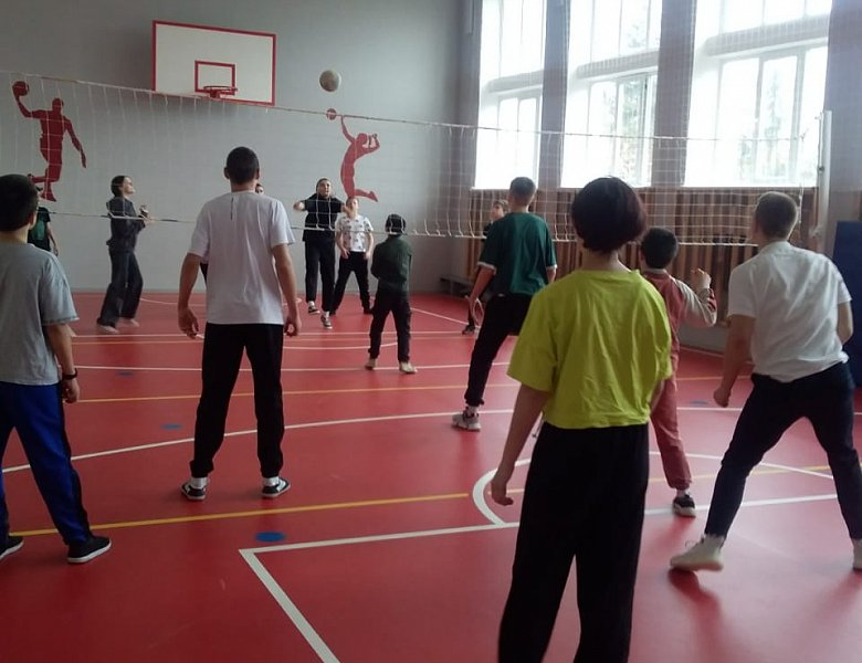  В преддверии Дня Защитника Отечества 19 февраля прошли традиционные соревнования по волейболу .